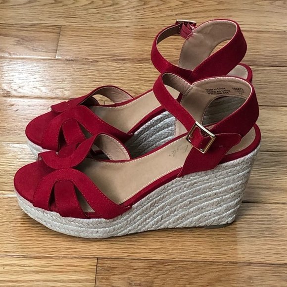 American Eagle Red Wedge Espadrille Sandal - Picture 7 of 8